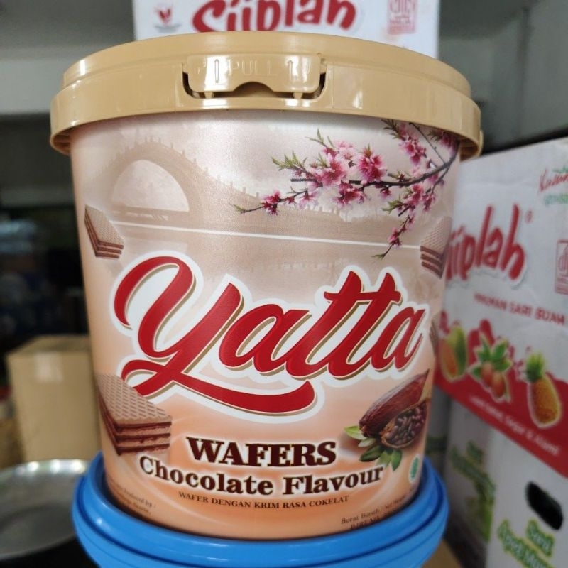 

yatta wafers wafer vanilla coklat chocolate flavour