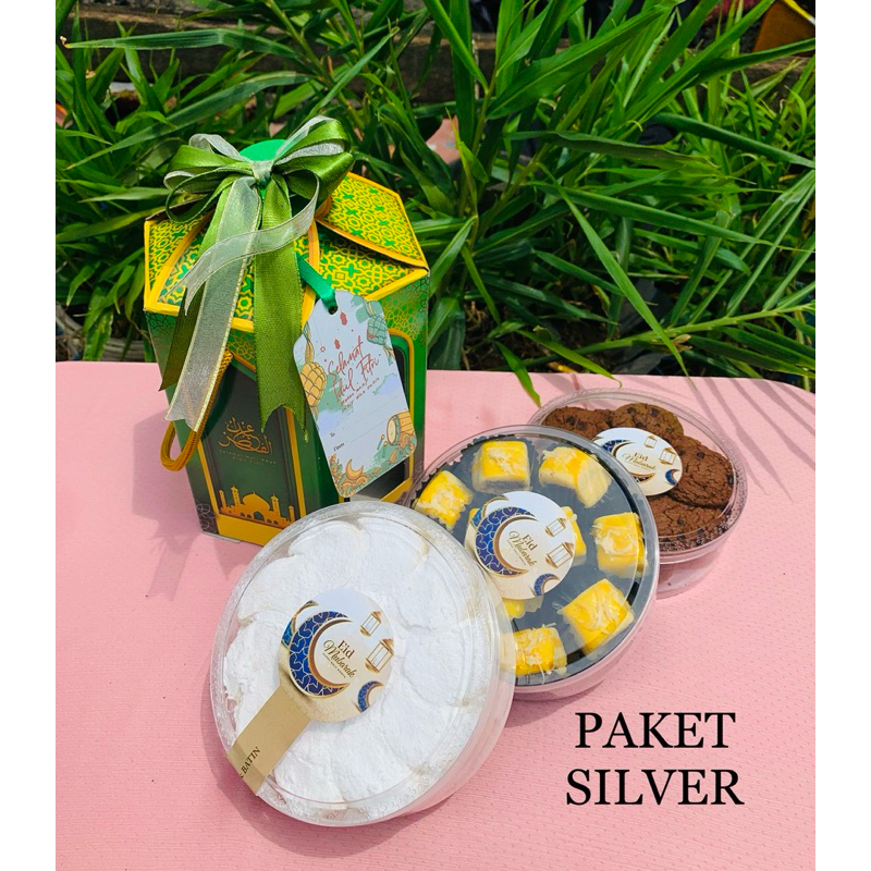 

HAMPERS KUE KERING LEBARAN