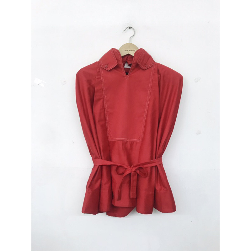 OLINE WORKROBE - AVA PLEATED TOP IN RED