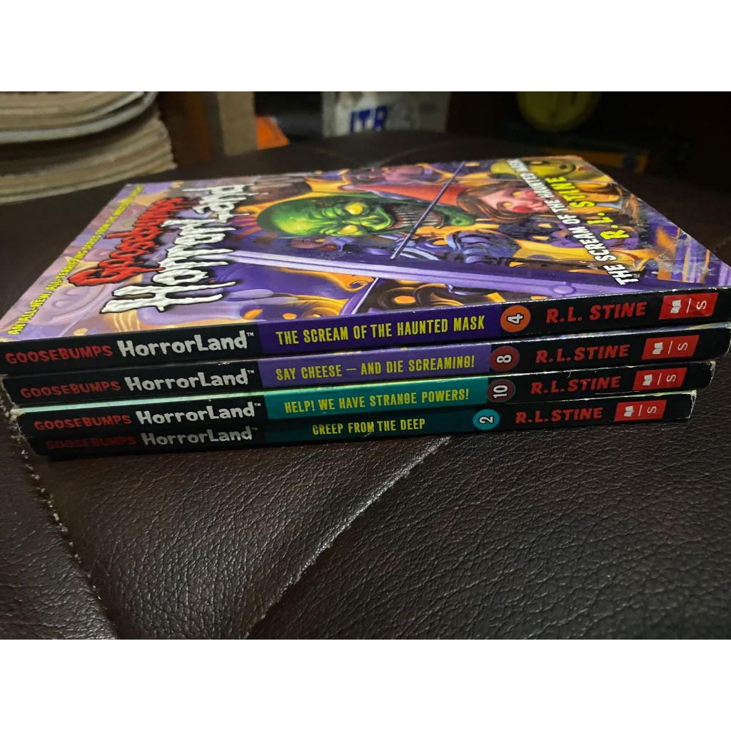 Novel Goosebumps Horrorland - Bahasa inggris