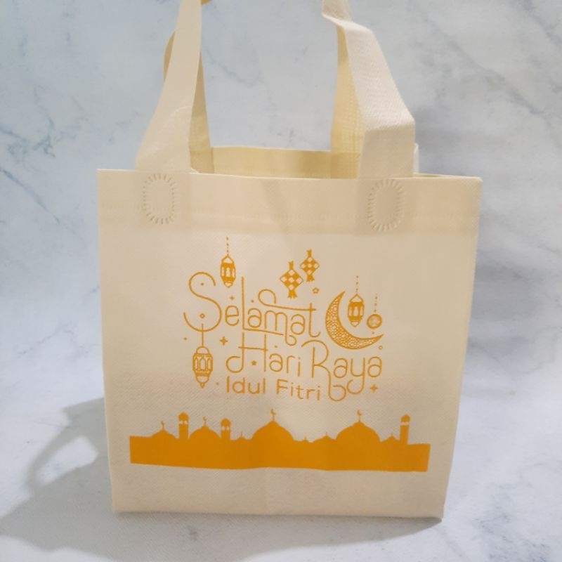 

Tas Spunbond Idul Fitri / Kantong Idul Fitri/ Tas Kaleng