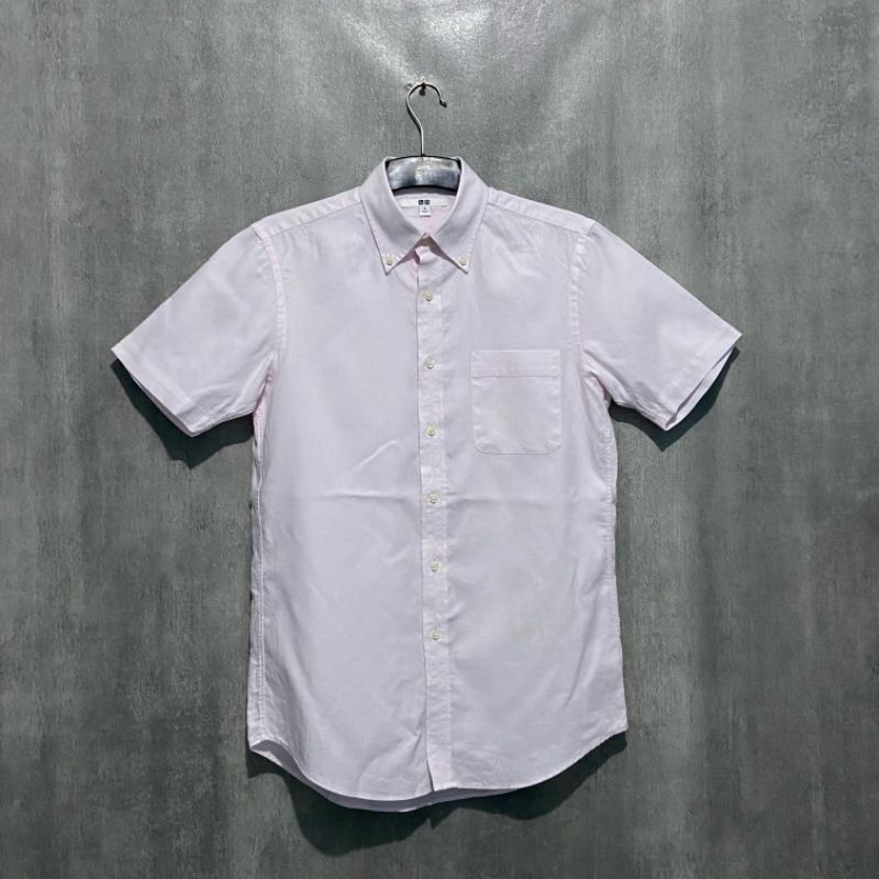 Kemeja UNIQLO Soft Pink Size S / Kemeja Lengan Pendek / Kemeja Pria / KMJ63