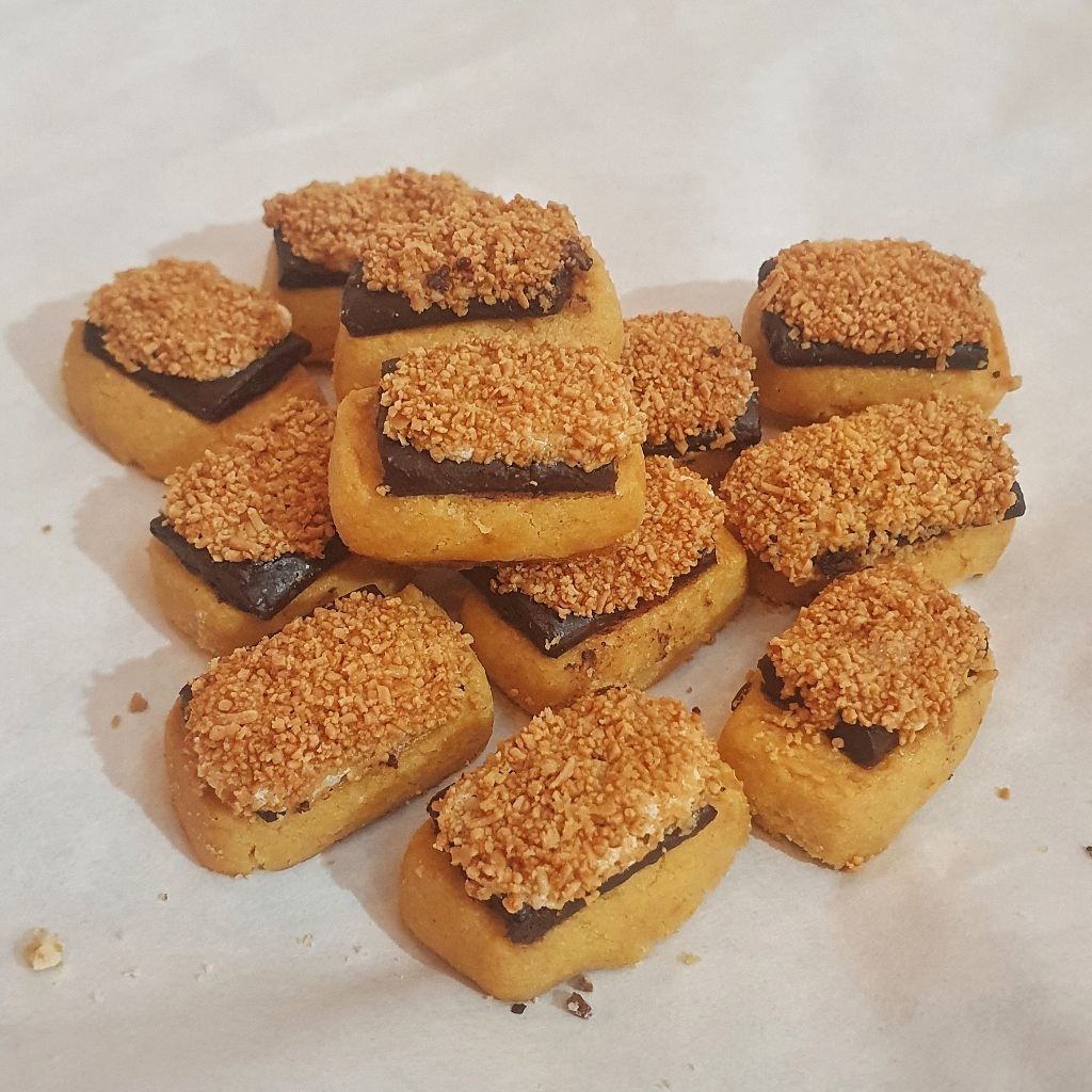 

Cookies Golden Cheese Premium Kiloan