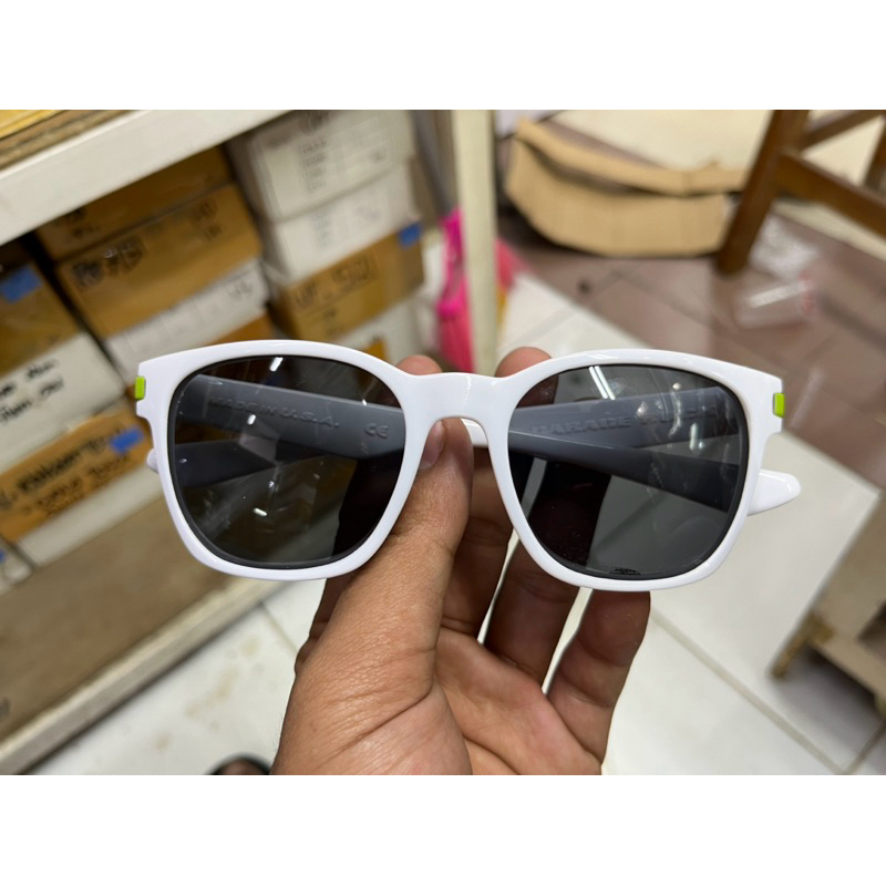 KACAMATA SUNGGLASES OAKLEY GRAGEROCK PUTIH LOGO HIJAU LENSA HITAM second ori