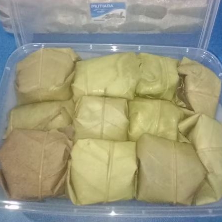 

GR TAPE KETAN ISI 20 PCS KHAS CIREBON/KUNINGAN IBU HJ.TATI KEMASAN KOTAK THINWALL + Dus & Buble wrap