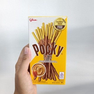 

BISKUIT POCKY COOKIES CREAM STROBERI CHOCO ALMOND MILKY MATCHA