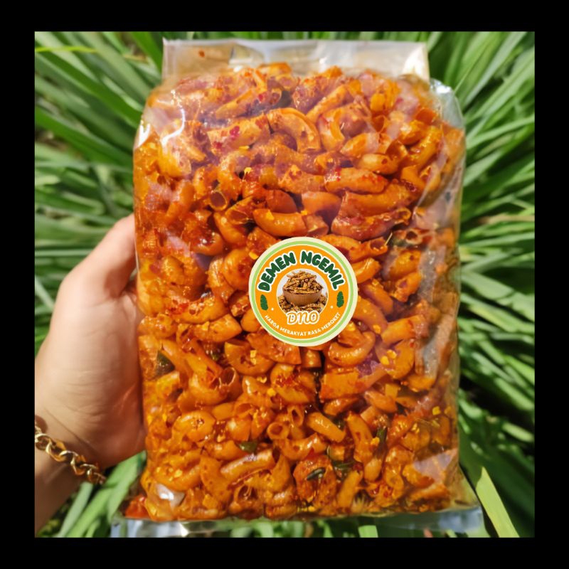 

500 Gram Makaroni Kriuk Pedas Daun Jeruk Demen Ngemil