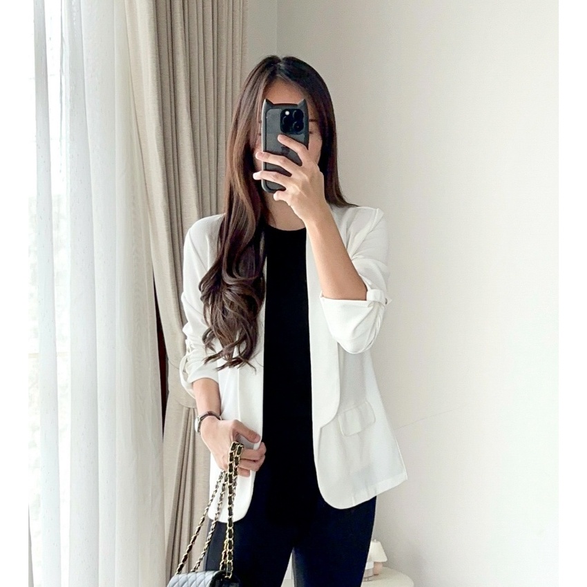 KP8 maja fashion house  jisoo outer