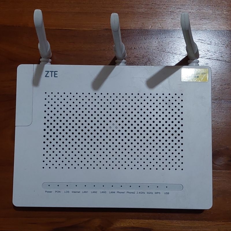 ont ZTE Premium F670 + adaptor