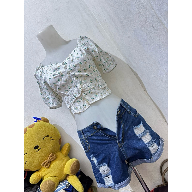 set/pakaian wanita/celana pendek/levis pendek/levis sobek-sobek/levis kekini/levis/atasan waniata/ba