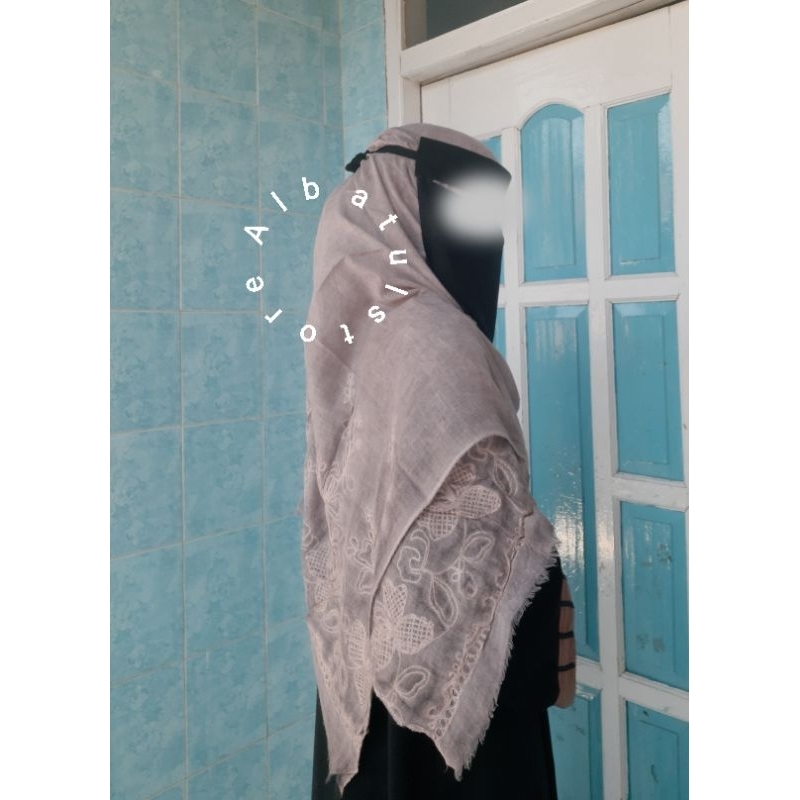 Pashmina bordir/ Pashmina 180x90/ Pashmina Soft purple/ Pashmina madinah/ Pashmina dubai/ Pashmina J