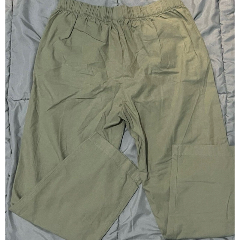 chinos uniqlo olive