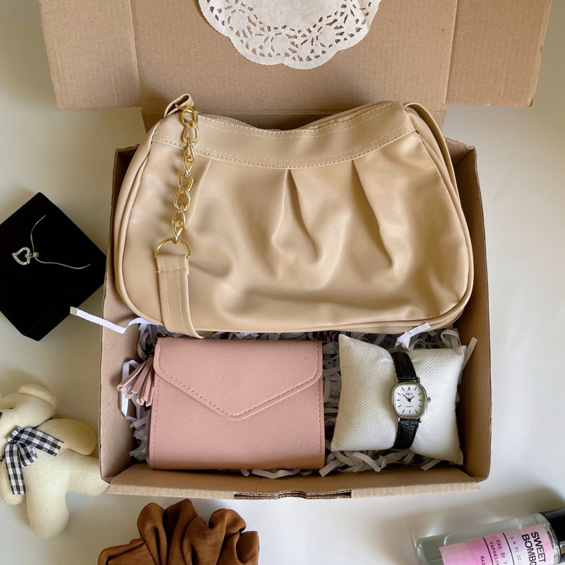 TokoHeart Kado Ulang Tahun Kado Wisuda Kado Pernikahan Kado Pacar Kado Anniversarry Kado Tas Jam Tan