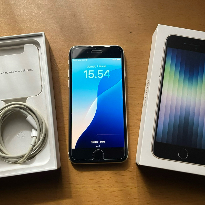 Iphone SE 3 2022 128gb putih ex ibox