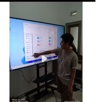INTERACTIVE FLAT PANEL TOUCHSCREEN SMARTBOARD 55 INCH