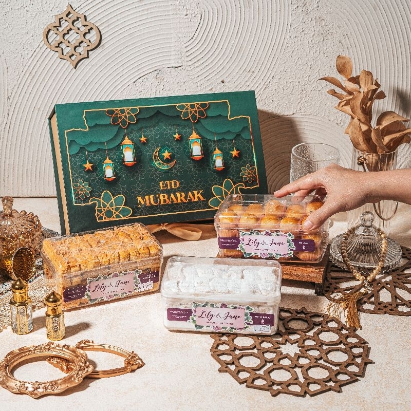 

Hampers Premium Lebaran - Kue Kering Wijsman Nastar Kastengel Putri Salju Kacang