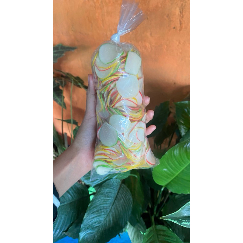 

kerupuk bibir/ kerupuk seblak/ kerupuk bawang 250gram
