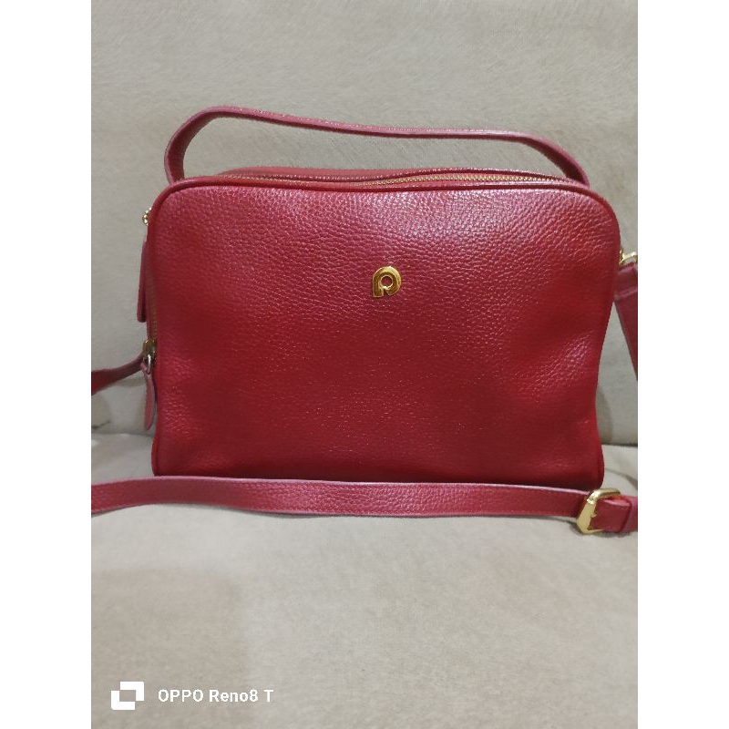 TAS SELEMPANG PAPILLON SEKEN WARNA MERAH LIKE NEW