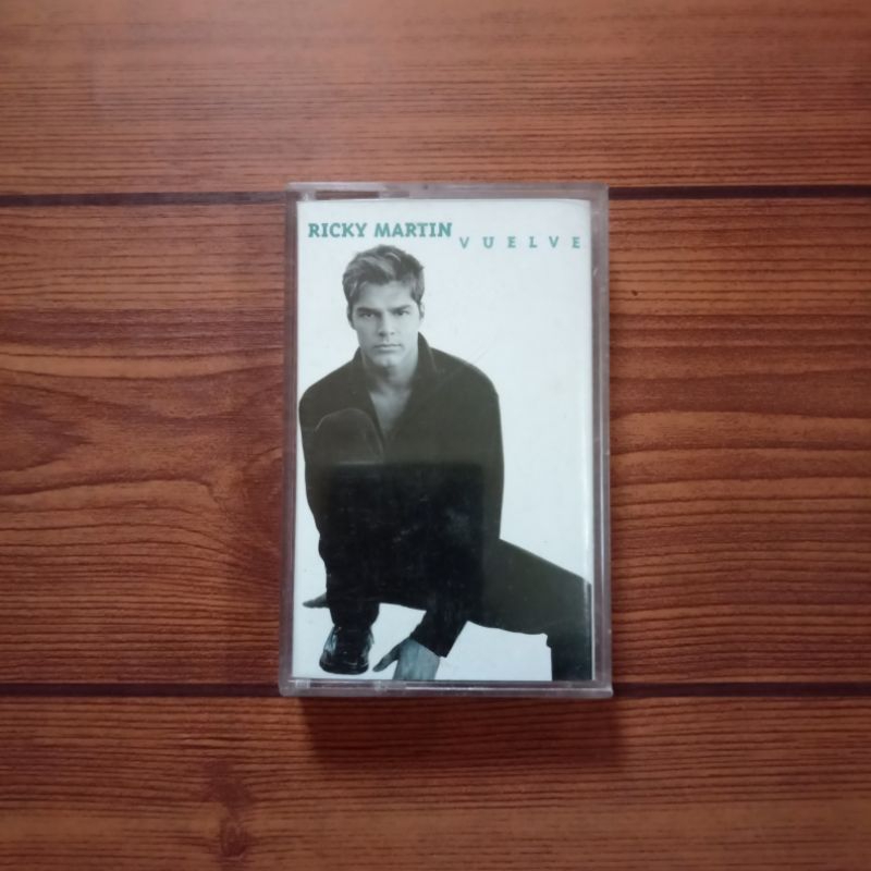 Kaset RICKY MARTIN Vuelve