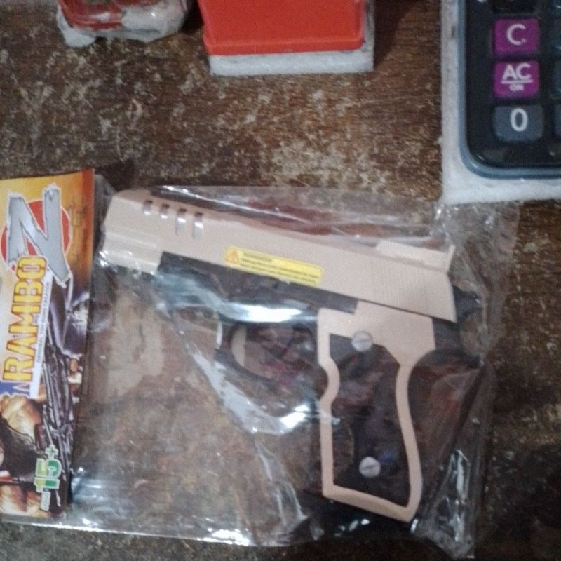 Tembakan pistol peluru plastik Cobra