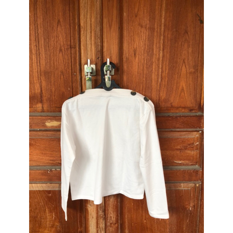 Preloved Sweater Details