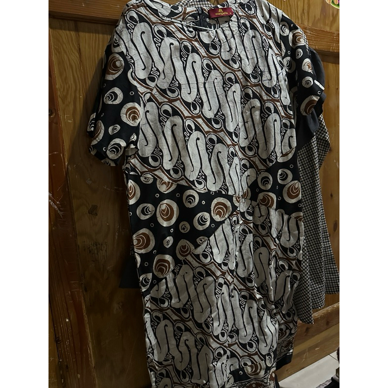 Tunik Batik Margaria Lengan Pendek Wanita ukuran M