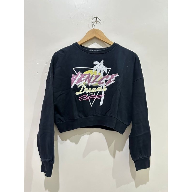 Crop Sweater Hitam Bershka