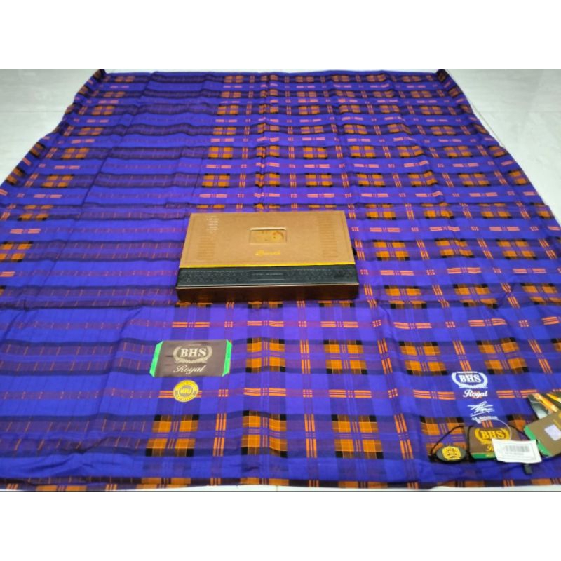 SARUNG BHS ROYAL  KRJ GOLD SUTRA BERTANDA TANGAN, BOX SESUAI GAMBAR