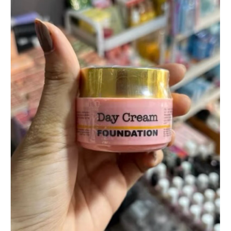 (LANGSUNG KIRIM) DAY KRIM PADAT FOUNDATION GLOWING