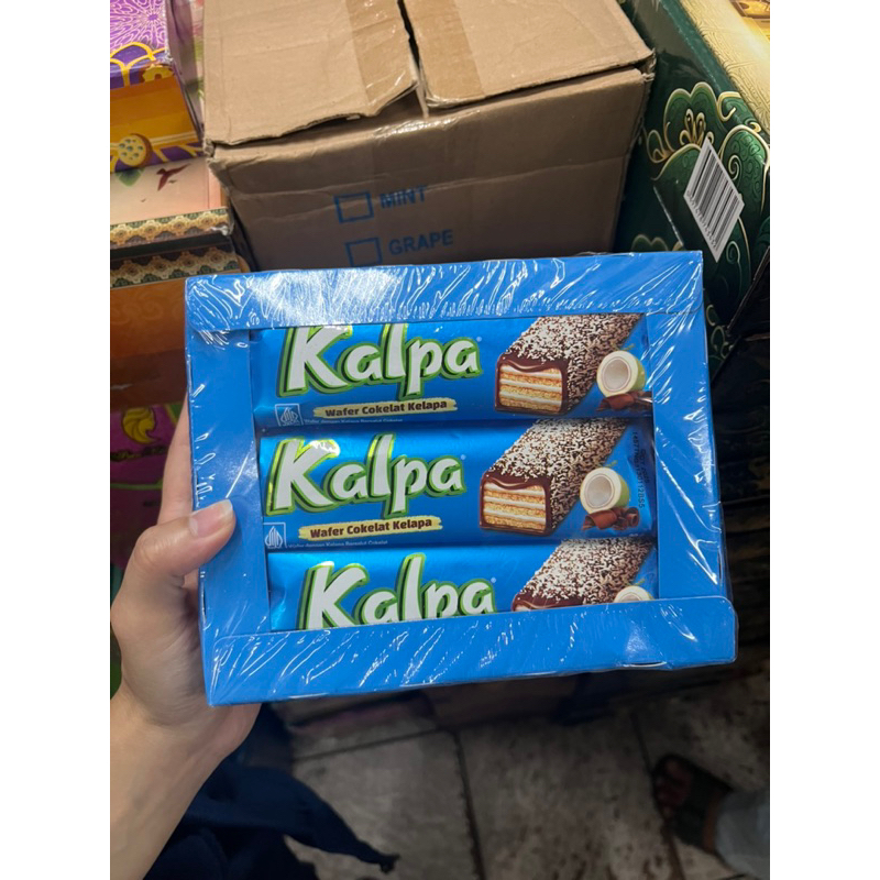 

Kalpa Wafer Cokelat Kelapa Box @22 Gram