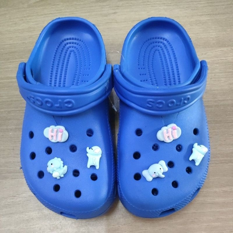 SENDAL CROCS J3 M3 W5 36 CLASSIC CLOG BIRU ELECTRIC BIREL BLUE BIRU TUA RIJECT CUTTING GUNTING DILEM
