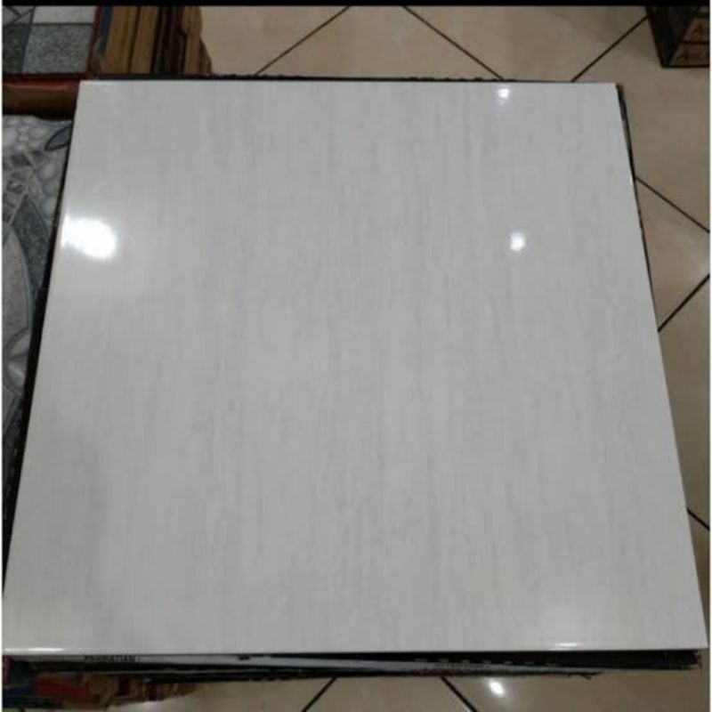 Platinum Lexus Grey 40x40 Glosy Motif Travertine