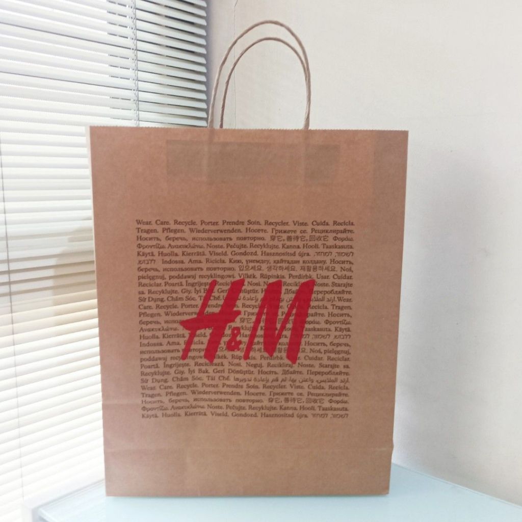 

Paperbag Kantong Paper Bag H&M Ukuran M Sedang Medium