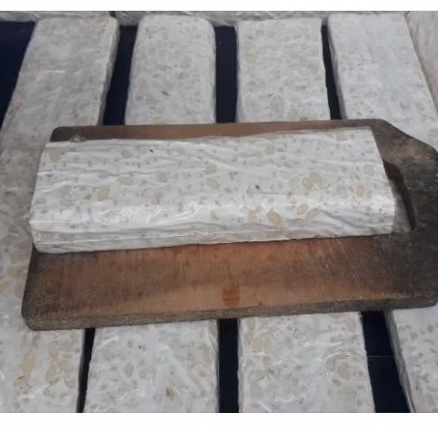 

TEMPE KEMASAN PLASTIK UKURAN BESAR