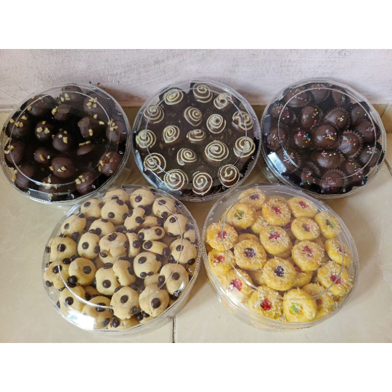 

Kue Kering Toplesan Kue Nastar , Kue Sagu , Kue Semprit , Kue Coklat