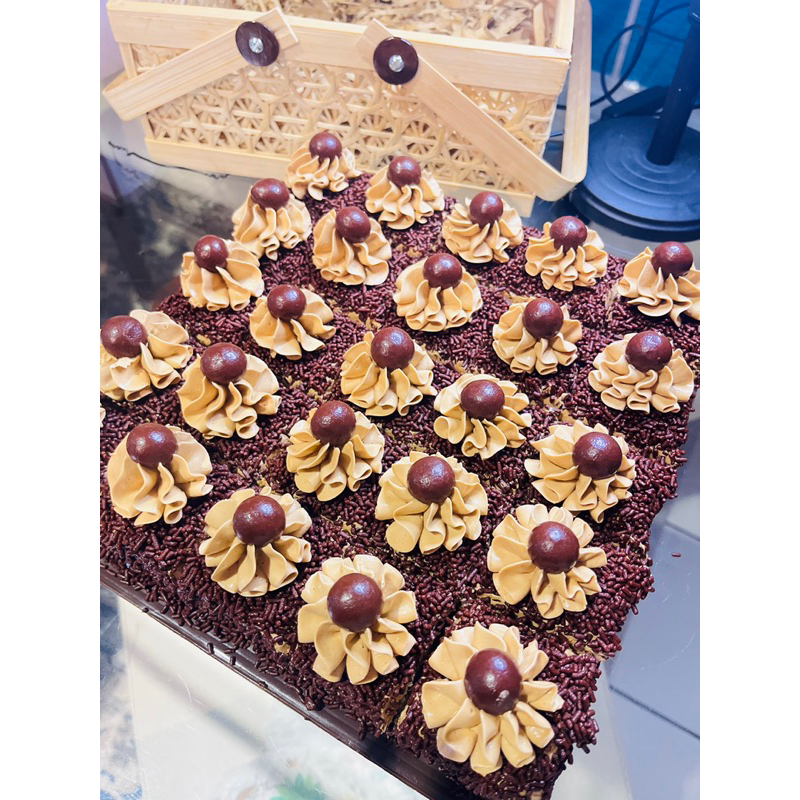 

Hampers Gluten-Free & Dairy-Free Cake Potong (25pcs) - BACA DESKRIPSI