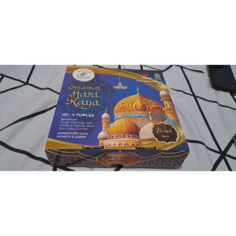 

Paket Kue Lebaran Premium Berkah isi 4