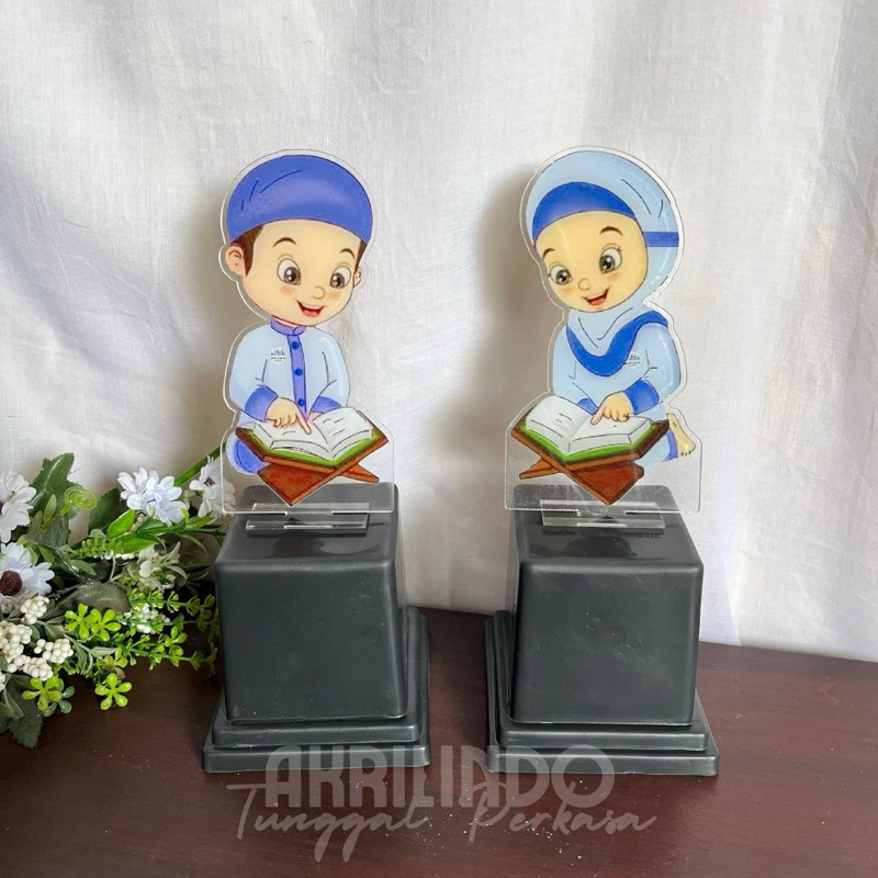 Piala Akrilik Anak Muslim - Piala Wisuda- Piala ANAK Muslim - Plakat Akrilik Wisuda - Plakat Akrilik