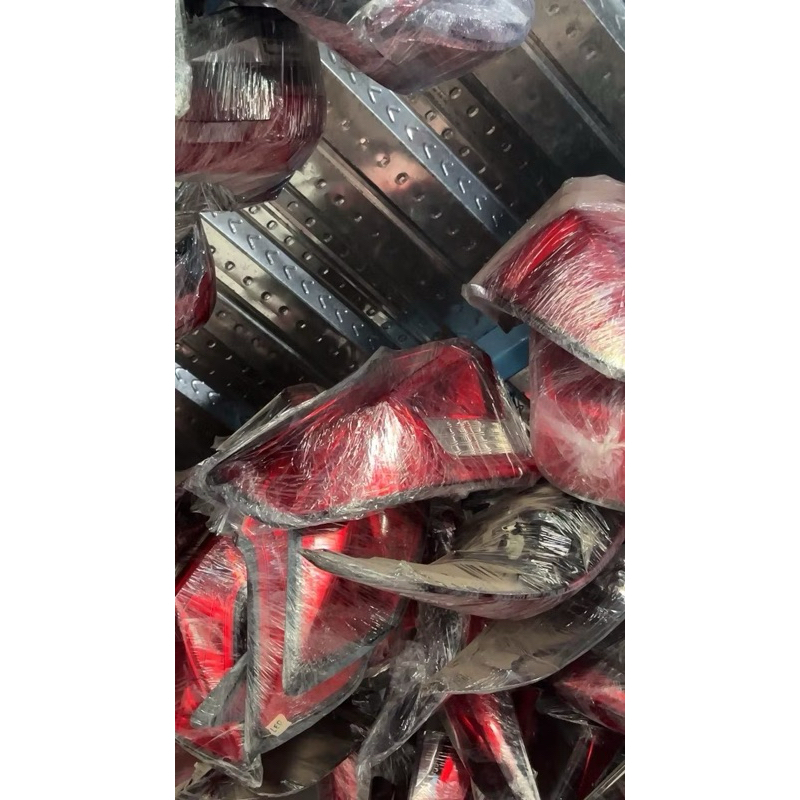 stoplamp lampu belakang ertiga