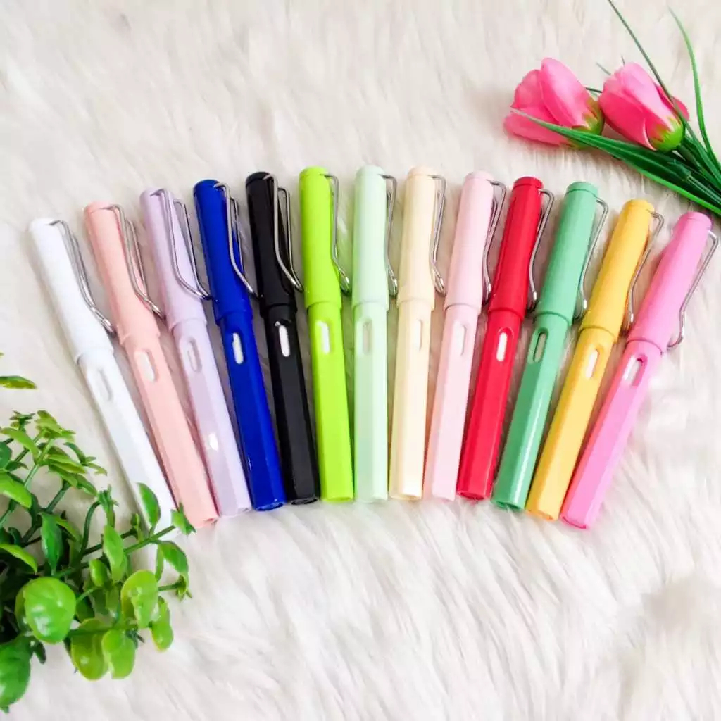 

PENSIL ABADI MAKARON PENCIL GRAPHITE GRAFIT INFINITE ETERNAL BENSIA LANTU TIDAK BISA PATAH TANPA BATAS MACARON