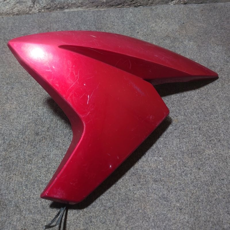 cover sayap kupingan tangki Yamaha Vixion new nvl 1PA original