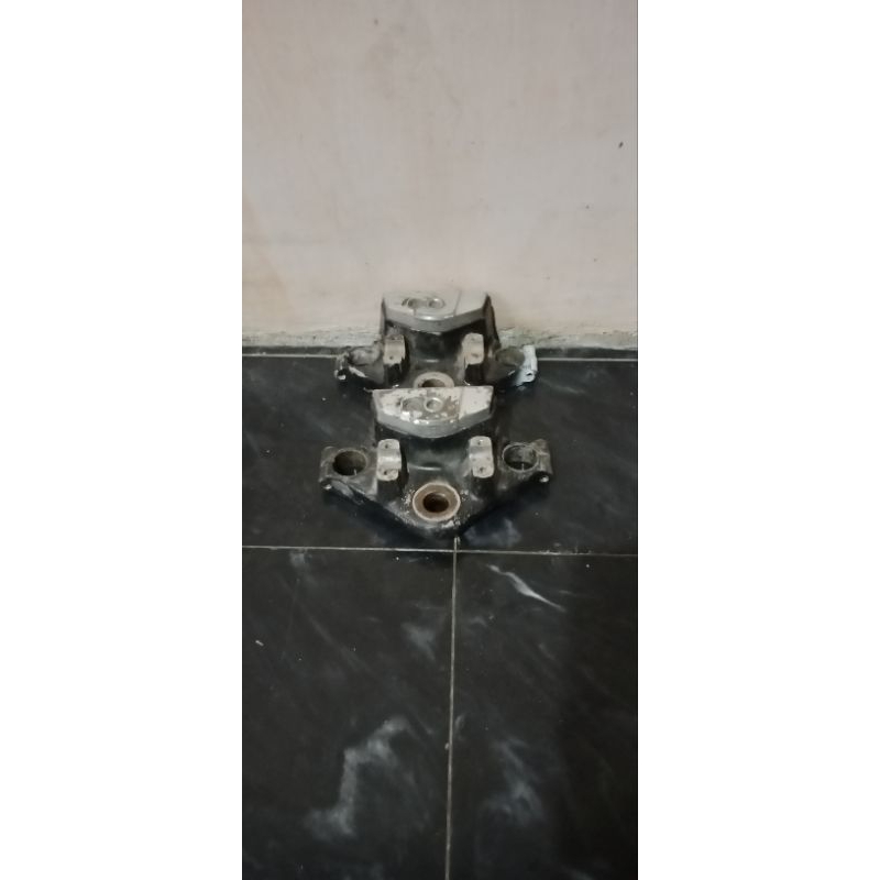 segitiga megapro mono set