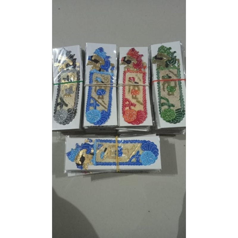 

pembatas buku souvenir motif wayang kulit