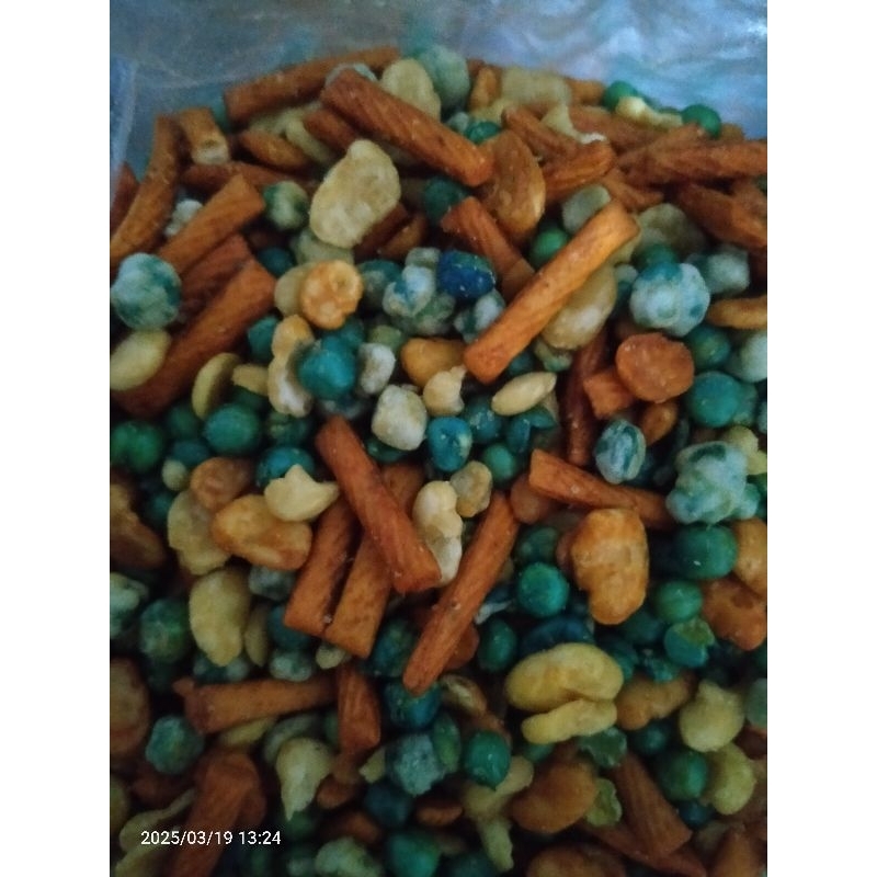 

Kacang campur jaipong 250 gr