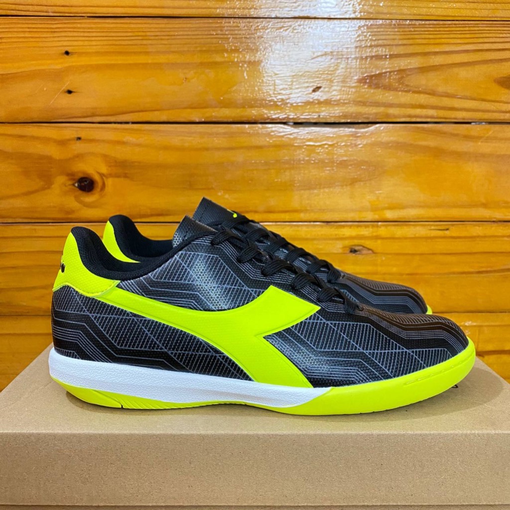 SEPATU DIADORA PRIA DIADORA HARDER FUTSAL BLACK STABILO OLAHRAGA MAN ORIGINAL COD
