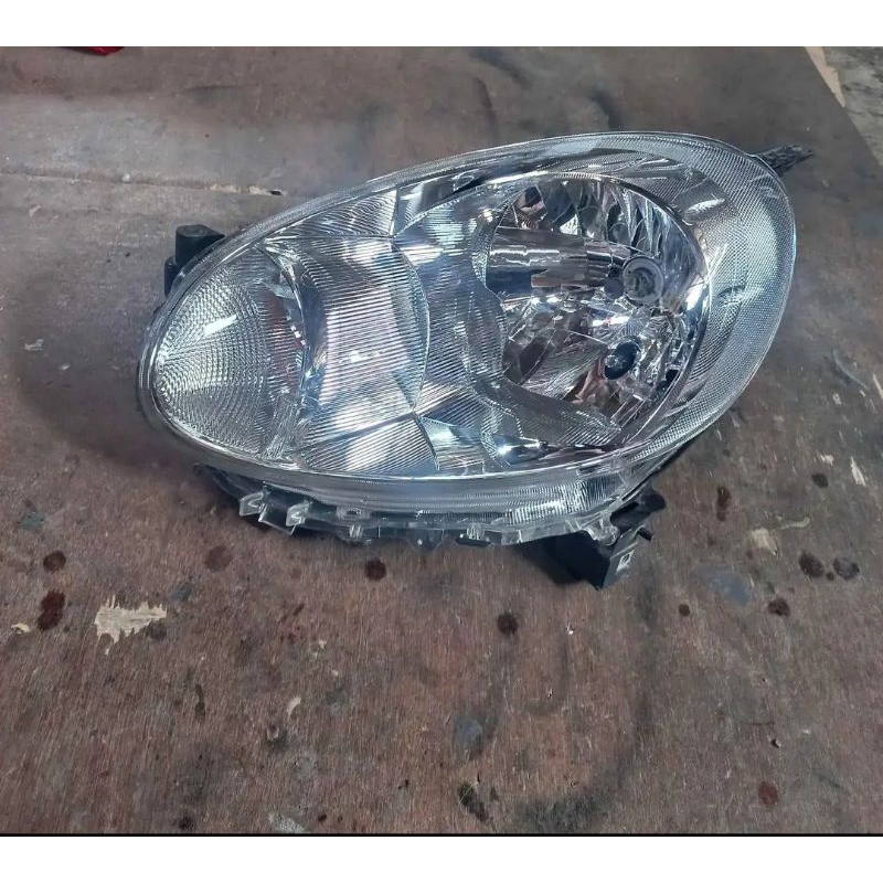 headlamp lampu depan nissan march 2011