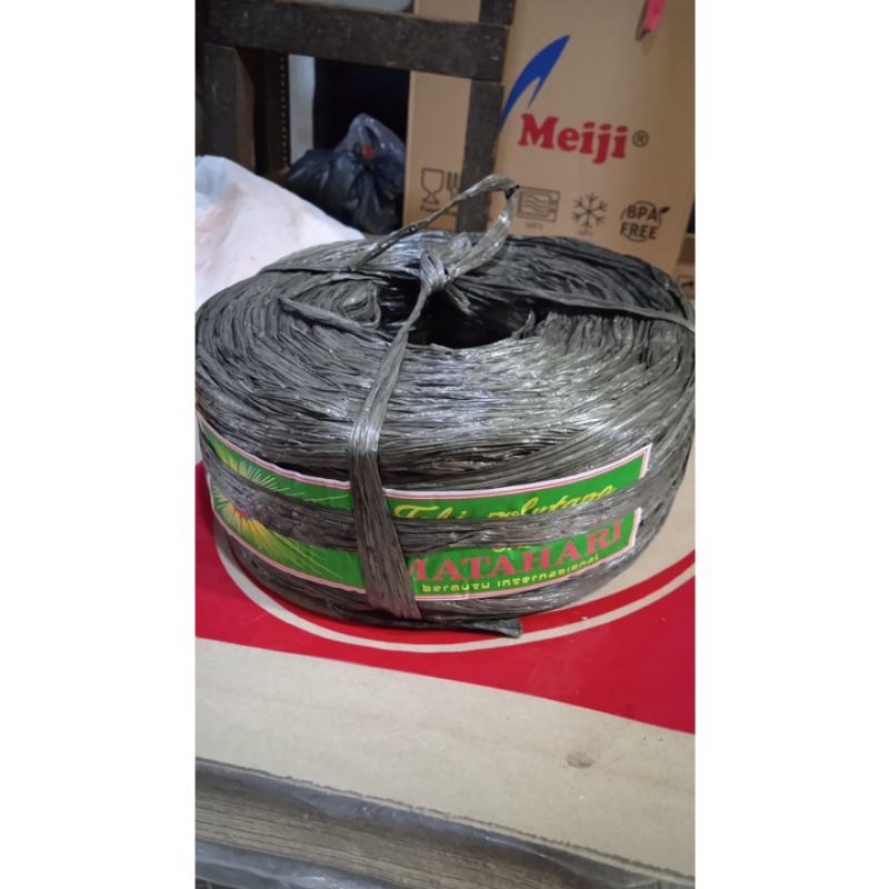

(ecer) tali plastik hitam cap matahari kurang lebih 1 kg/pcs