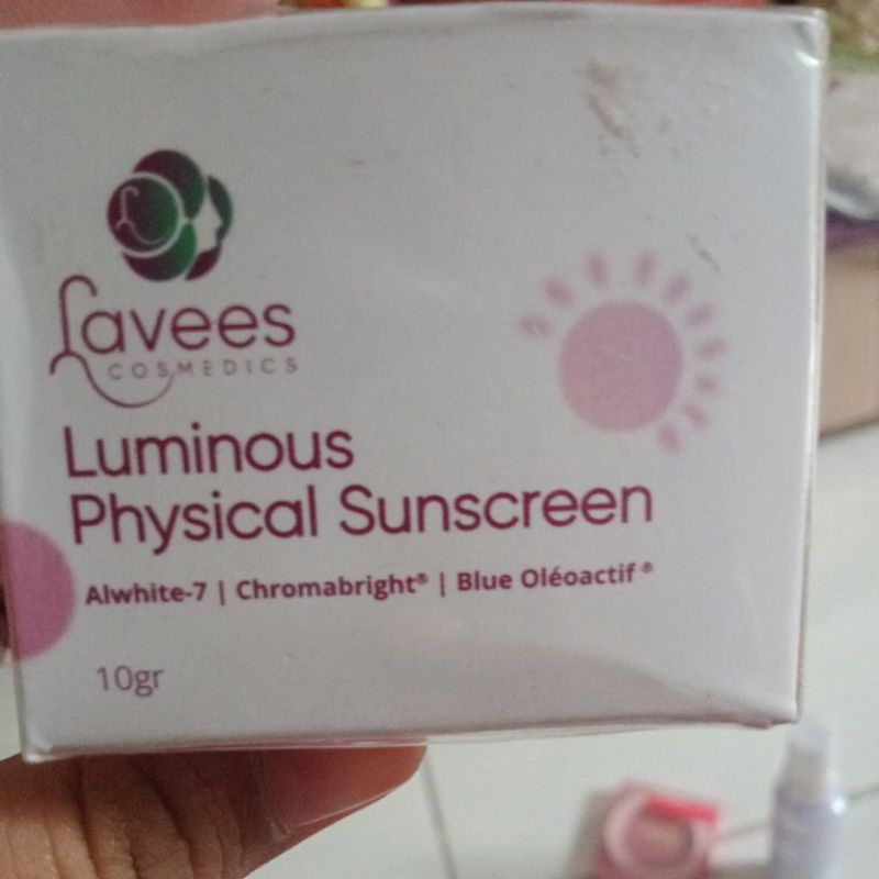lavees luminous physical sunscreen