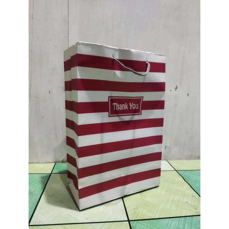 

Paperbag Zebra Pink size 20 x 10 x 30 Tas Kertas, Tas Souvenir, Tas Hajatan