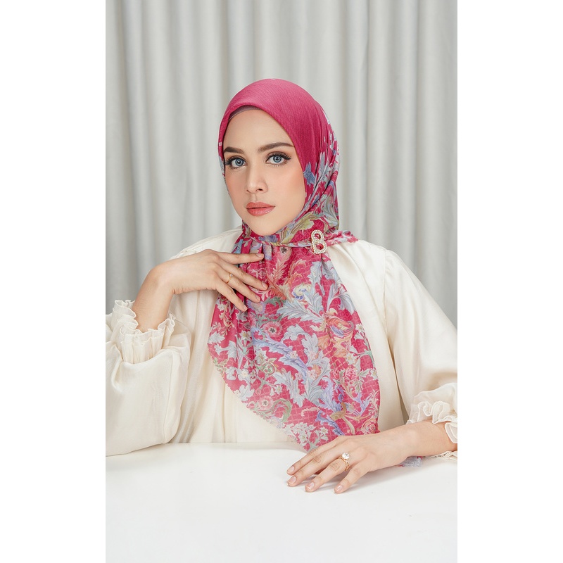 Buttonscarves - Royale - Grandeur Voile Square - Pink Yarrow / Hijab Motif Segi Empat